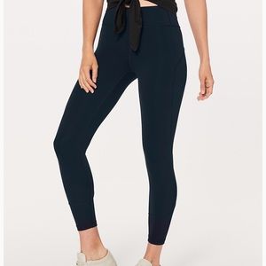 Lululemon in movement 7/8 tight 25”